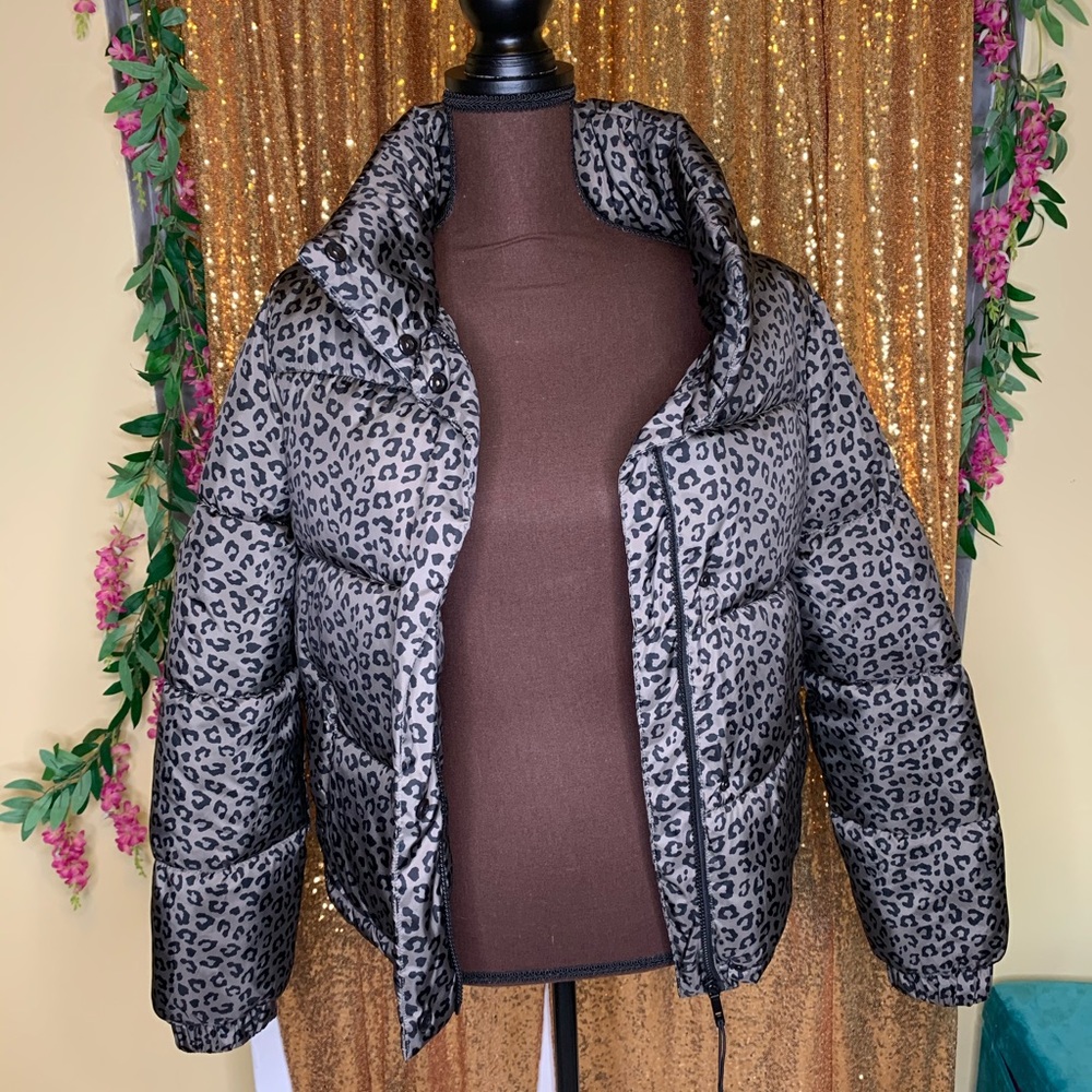 Leopard Puffer Jacket - Picture 6 of 7